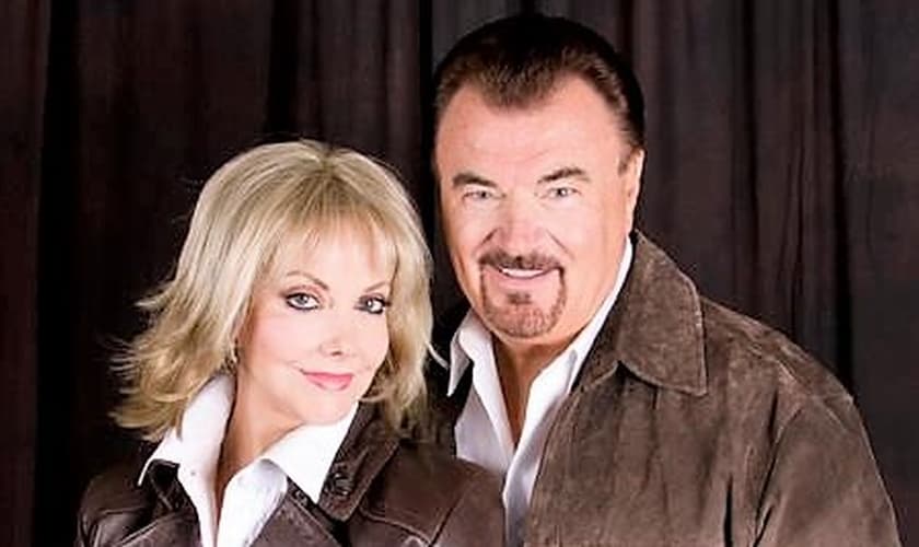 Pastora Carol Waisanen e seu marido, pastor Don. (Foto: Facebook)