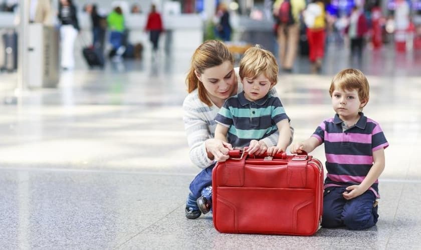 Companhias aéreas estão estão tarifando a bagagem despachada em voos nacionais e internacionais. (Foto: Thinkstock)