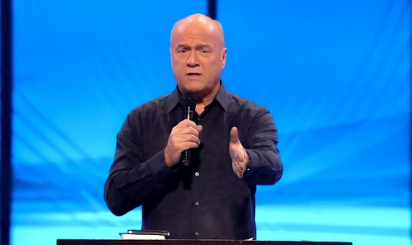 Pastor Greg Laurie lidera a Harvest Christian Fellowship e investe em uma das maiores cruzadas evangelísticas do mundo. (Imagem: Youtube)