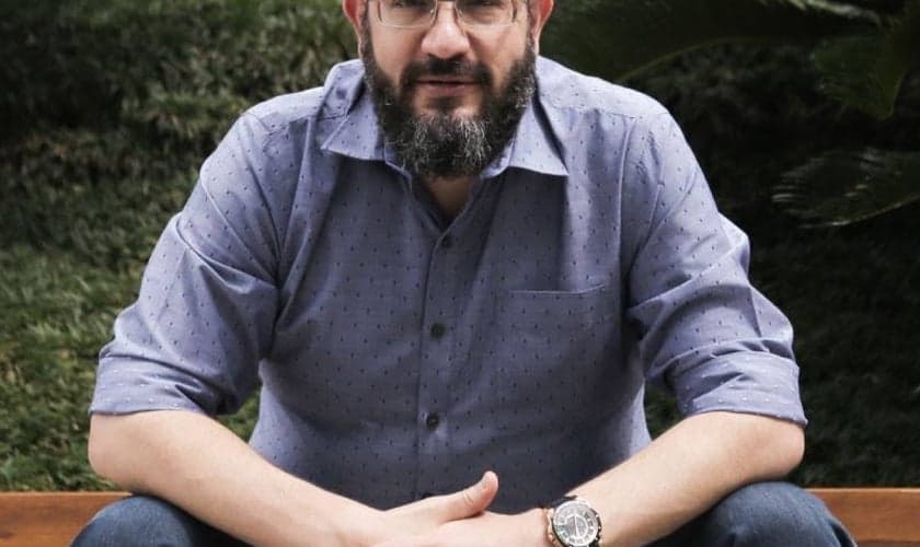 Pastor Luciano Subirá esclarece debates sobre a oração em línguas. (Foto: Reprodução/Facebook)