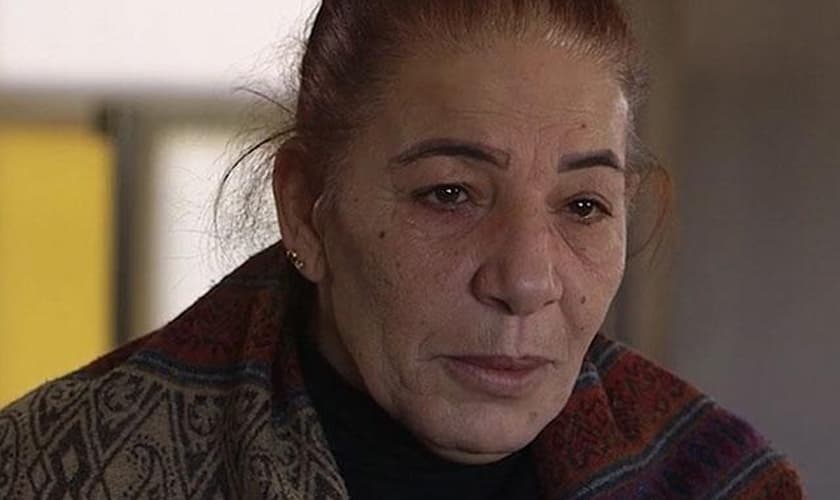 Traumatizada, Amal deixou o coração na Síria, mas encontrou paz em Deus. (Foto: Reprodução).