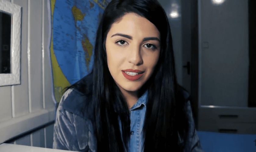 Lare Figueiredo compartilhou sua história em seu canal do YouTube. (Foto: Reprodução).