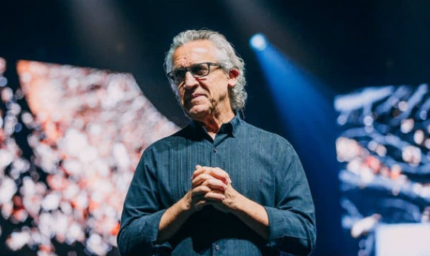 O pastor diz que devemos nos concentrar na alegria do Senhor. (Foto: Reprodução).