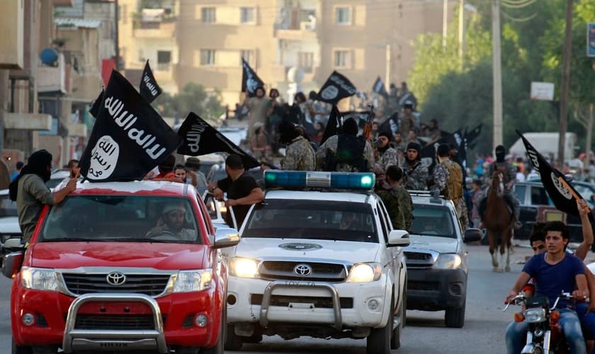 Estado Islâmico realizava desfiles nas cidades onde dominava. (Foto: The New Yorker)