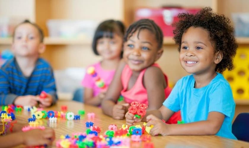 Os estudos foram todos de observação de crianças em brincadeiras de forma livre. (Foto: Reprodução).
