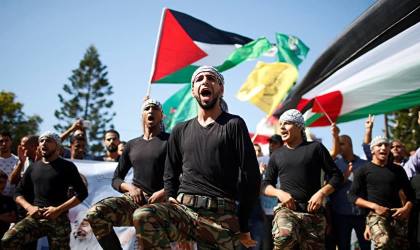 Celebração palestina após assinatura do acordo de reconciliação entre Hamas e Fatah. (Foto: Reuters_