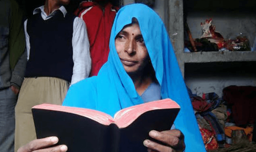 Imagem ilustrativa. Hoje Asmath faz parte de uma igreja subterrânea, onde os cristãos se reúnem em secreto para não serem presos. (Foto: Reprodução).