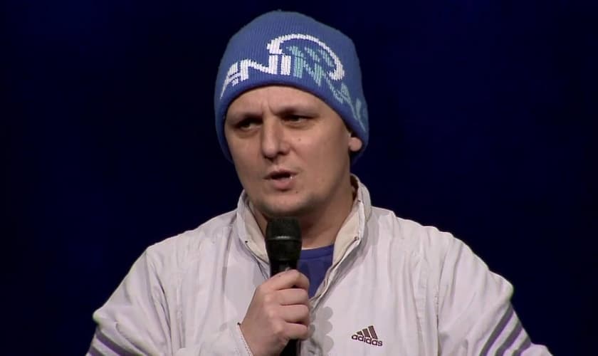 Mez McConnell é fundador do 20schemes, um ministério voltado para plantação de igrejas nos lugares mais difíceis. (Foto: Reprodução).