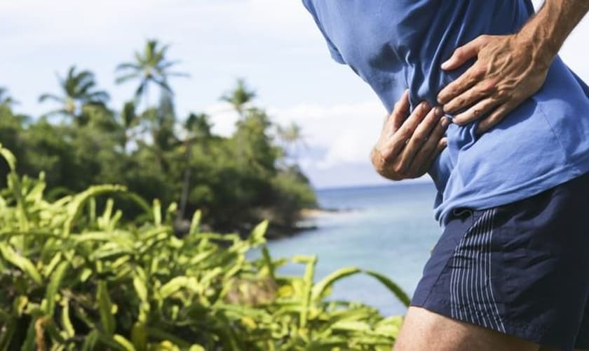 Quando a dor lateral surge, a única maneira de reduzi-la é suspendendo a atividade física. (Foto: Getty Images/BBC) 
