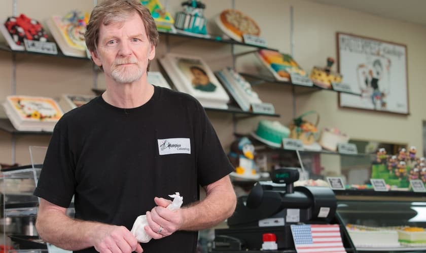 Jack Phillips disse que no início do mês, cerca de 400 pessoas fizeram fila na frente de sua confeitaria para celebrar sua vitória. (Foto: Matthew Staver / USA TODAY).
