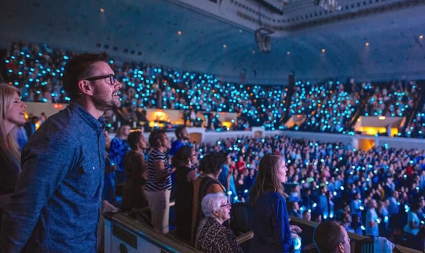 Pastor Mark Batterson em culto na National Community Church, em Washington. (Foto: National Community Church)