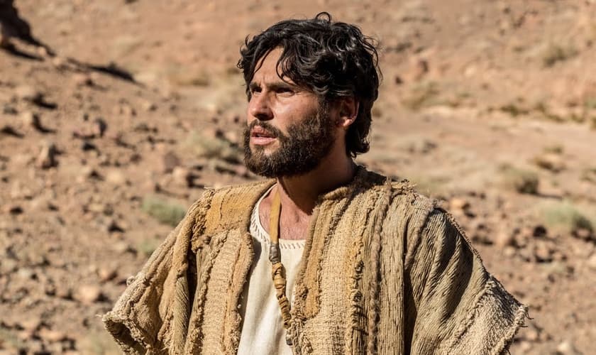O ator Dudu Azevedo interpreta o Filho de Deus na novela Jesus. (Foto: Divulgação/Record TV)
