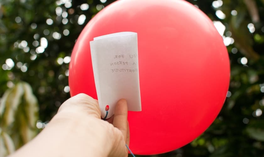Imagem ilustrativa. A adolescente amarrou sua oração a um balão, que foi parar nas mãos de um pastor. (Foto: Reprodução)