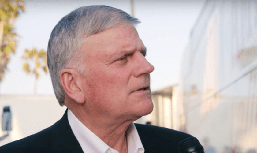 Franklin Graham negou que deseja pregar o ódio contra muçulmanos. (Foto: Reprodução)