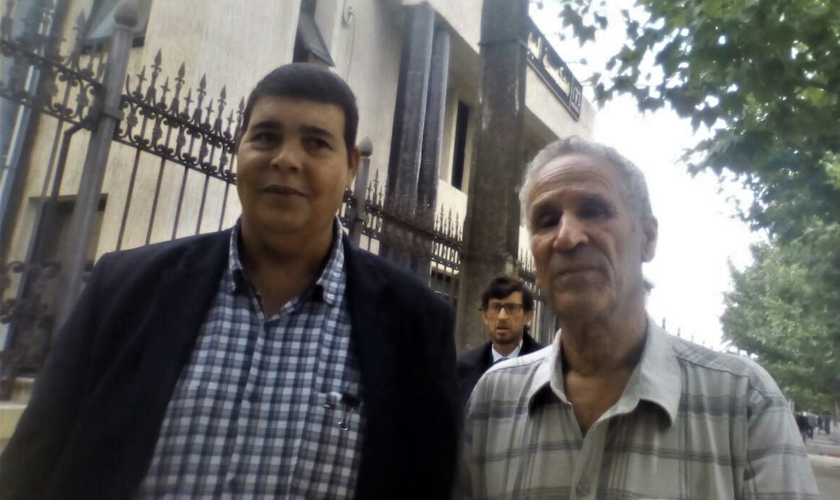 Rachid Ouali (esquerda) e seu amigo Ali Larchi (direita). (Foto: Morning Star News).