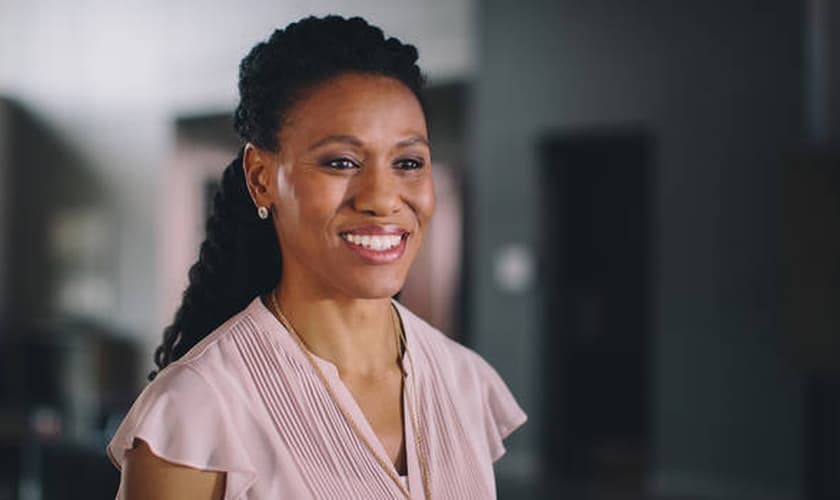 A atriz Priscilla Shirer interpretou a personagem Elizabeth no filme Quarto de Guerra. (Foto: Divulgação)