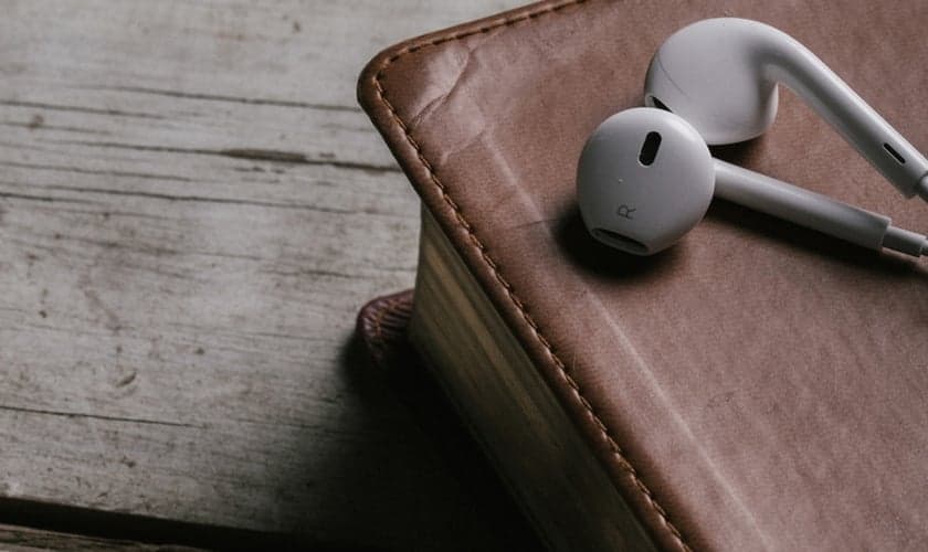 É possível escutar a voz audível de Deus nos dias atuais? Pastores esclarecem. (Foto: Reprodução)