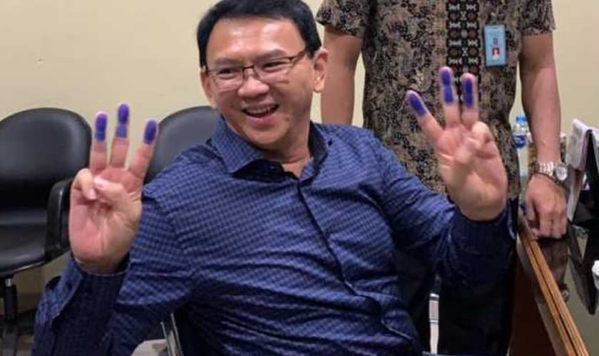 Ex-governador cristão Basuki Tjahaya Purnama sai da prisão na Indonésia. (Foto: Reprodução/Twitter)