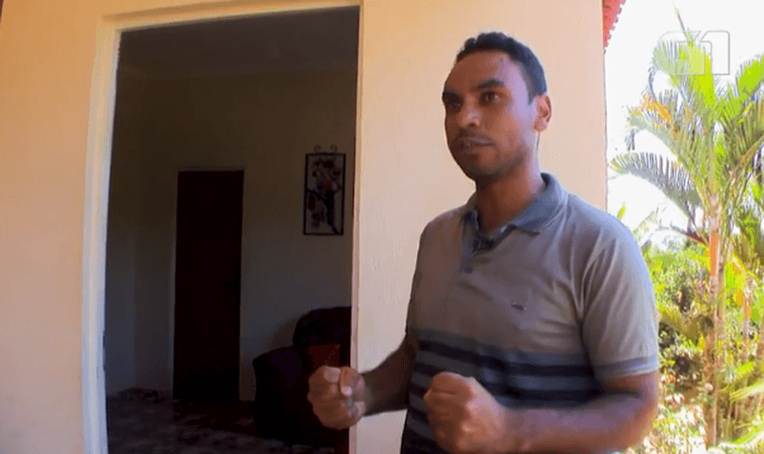 A sala onde Cláudio trabalhava foi a única a permanecer intacta durante o rompimento da barragem. (Foto: Reprodução/G1)