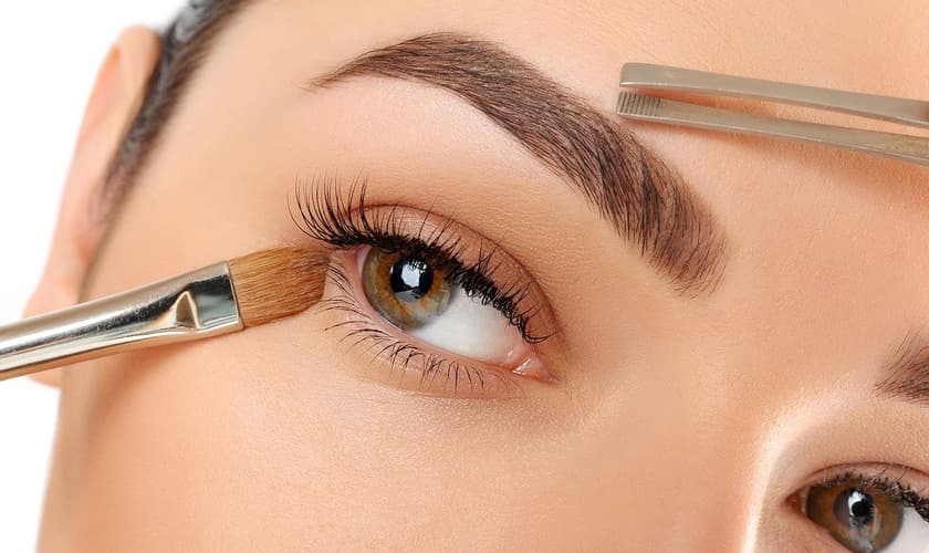 Aprenda a manter as sobrancelhas lindas e volumosas, que são a tendência da vez. (Foto: ThinkStock)