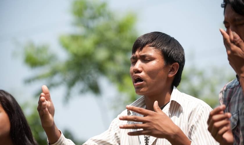 Imagem ilustrativa. Monges budistas se rendem a Jesus após desafiarem quem é o verdadeiro Deus. (Foto: Global Disciples)