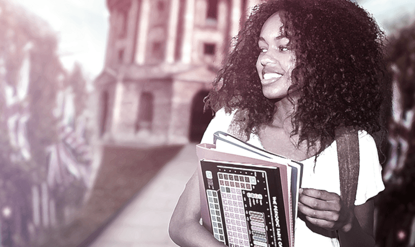 Saiba se é possível fazer intercâmbio por uma faculdade a distância. (Foto: Getty Images/Lucas S.Paiva/Guia do Estudante)