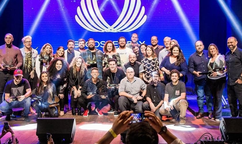 Parte dos premiados com a equipe Deezer no Gospel Day 2019. (Foto: Divulgação/ Diego Padilha)