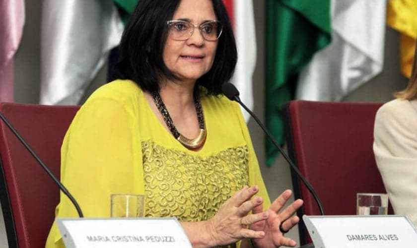 Ministra Damares Alves em audiência na Comissão de Direitos Humanos e Minorias da Câmara. (Foto: Willian Meira/MDH)