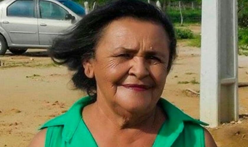 Dona Francisca, 74 anos, teve a vida transformada pelo Evangelho. (Foto: Upgrade Missões)