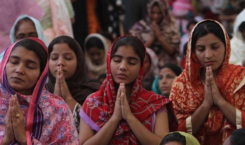 A ONG Movimento de Solidariedade e Paz estimou que entre 100 e 700 meninas cristãs são sequestradas, violentadas e forçadas a casamentos islâmicos no Paquistão todos os anos. (Foto: Pakistan Megachurch)