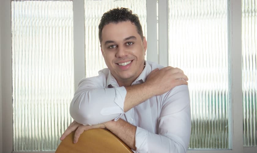 Hudson Almeida estará no palco principal da Expoevangélica, em Fortaleza. (Foto: Divulgação)