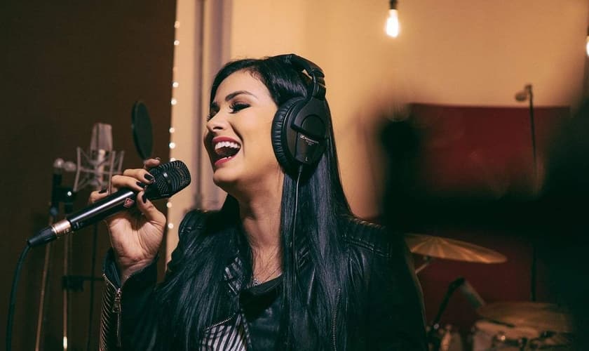 Bruna Olly estará no palco principal da Expoevangélica, em Fortaleza. (Foto: Divulgação)