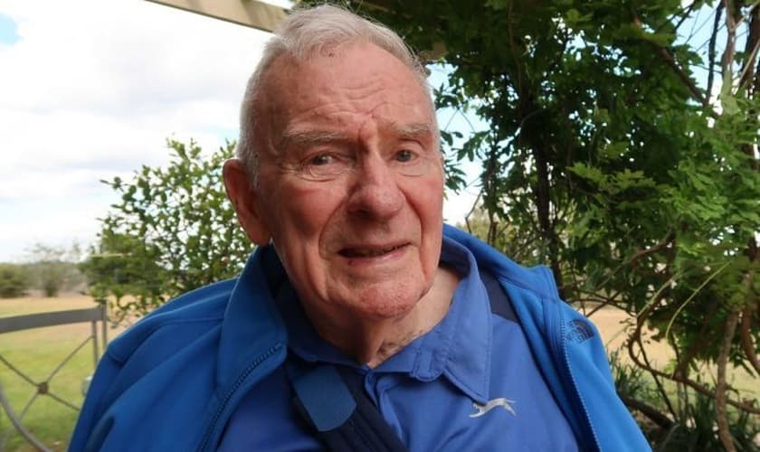 Bill Hayden em sua casa em Queensland, na Austrália. (Foto: ABC News/Amy Donaldson)