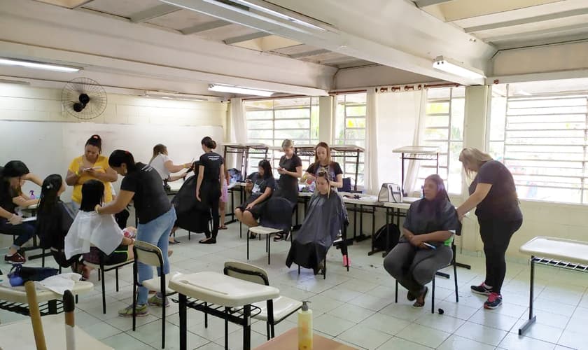O 6º ACAP ofereceu serviços gratuitos para moradores do bairro Jardim Amanda, em Hortolândia. (Foto: Guiame/Marcos Corrêa)