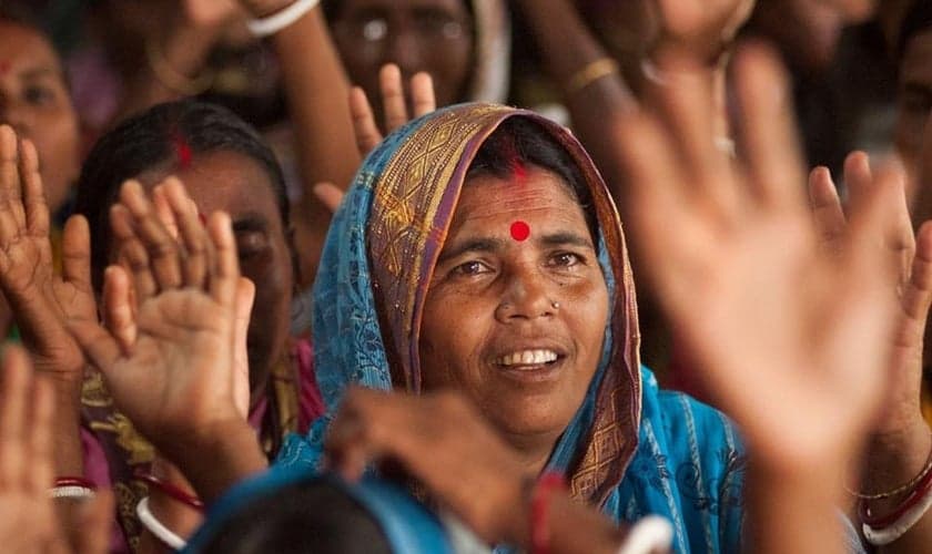 Imagem ilustrativa. Mulher é curada de lepra após se render a Cristo na Ásia. (Foto: Gospel for Asia)