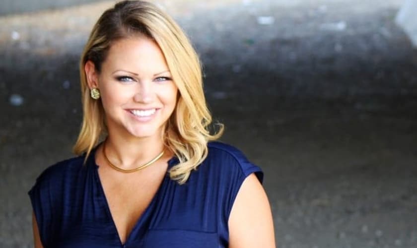 Harmony Dust em sua nova vida com Jesus. (Foto: Reprodução/Youtube)