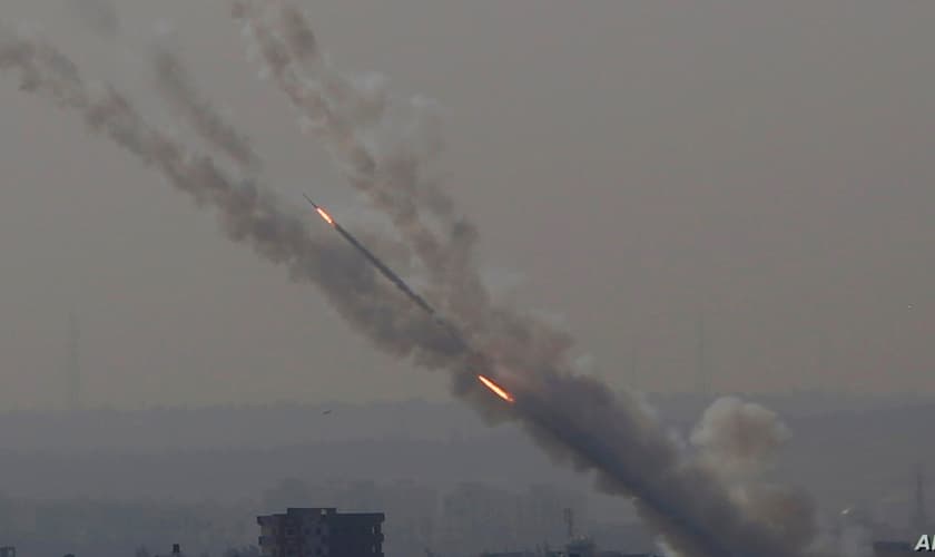 Mais de 250 foguetes já foram lançados contra Israel em menos de dois dias. (Foto: AP Photo)