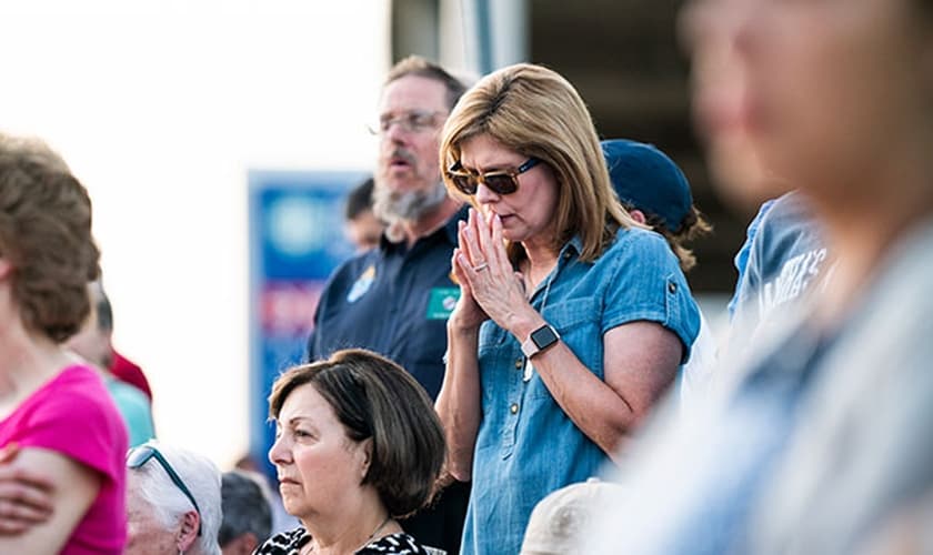 Voluntários se uniram do lado de fora de clínicas de aborto em todo o mundo para orar por gestantes e apresentá-las outra alternativa, as convencendo a desistir da interrupção da gravidez. (Foto: NTC/Juan Guajardo)