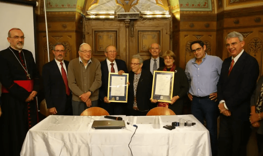 A homenagem póstuma foi entregue aos membros da família do rabino Nathan Cassuto e Matilda Cassin. (Foto: Moshe Mizrahi)