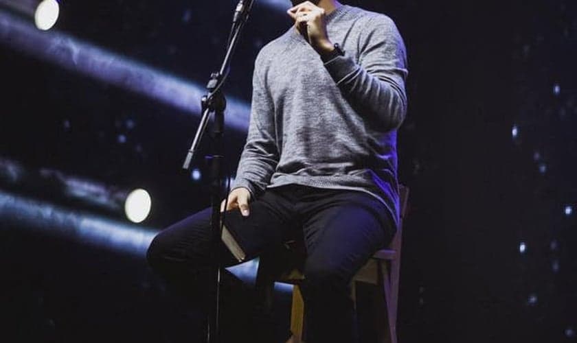 O pastor Deive Leonardo, de 29 anos, fala sobre o alcance de suas mensagens nas redes sociais. (Foto: Reprodução/Facebook)