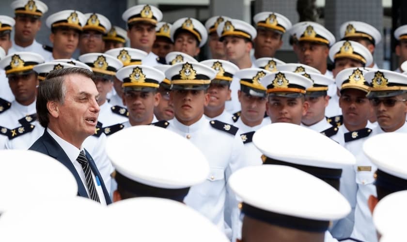 Jair Bolsonaro durante cerimônia de formatura de oficiais da Marinha do Brasil. (Foto: Alan dos Santos/PR)