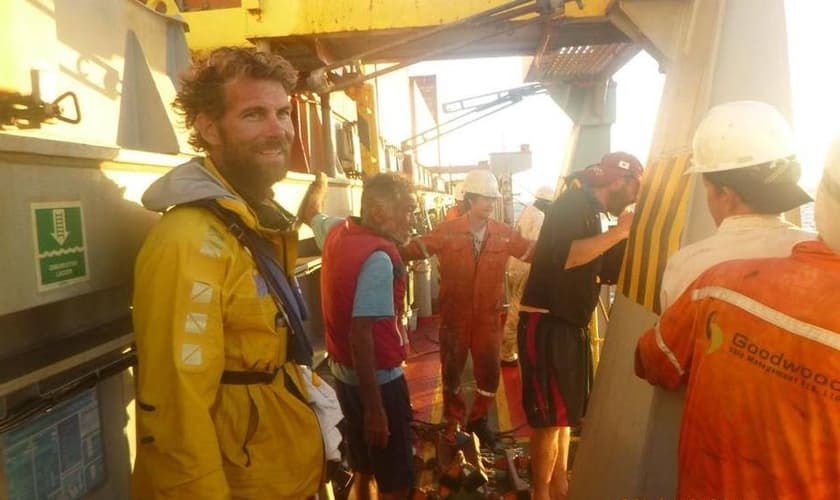 Pete Brown passou 9 dias perdido no mar, com mais dois amigos, até ser resgatado. (Foto: WTCV)