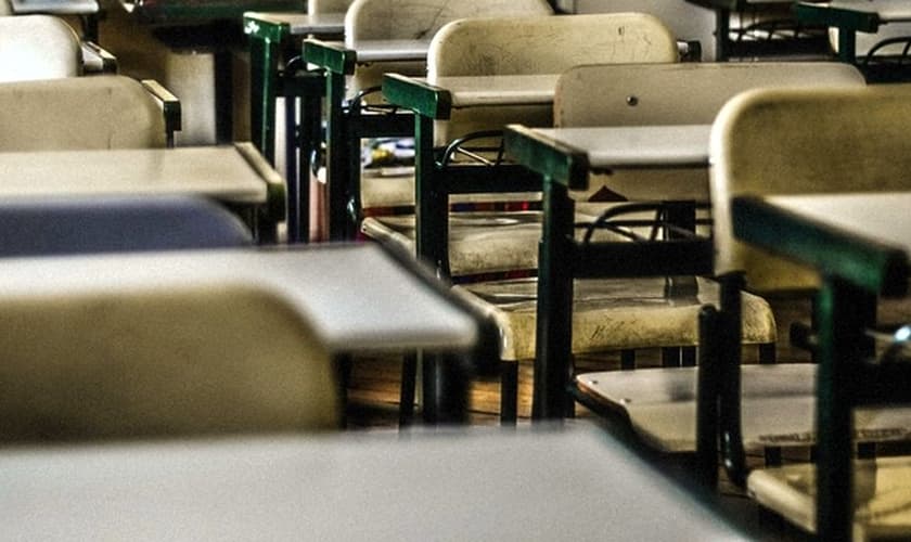 Imagem ilustrativa. Aluno foi agredido por ser cristão em Cuba. (Foto: Feliphe Schiarolli/Unsplash)