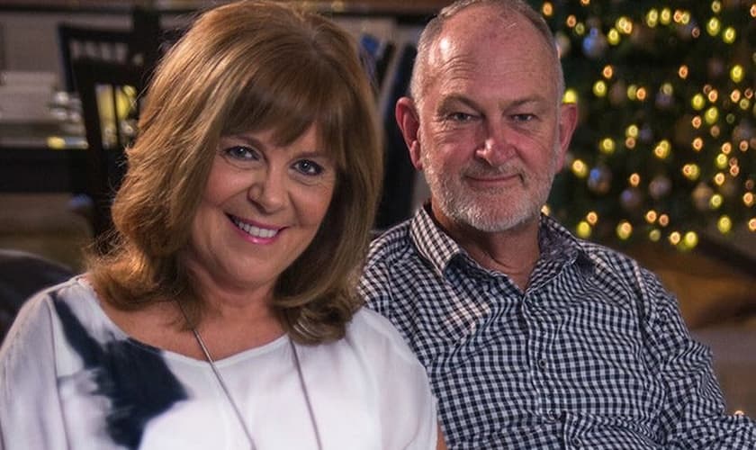 Marilyn e Gary Skinner, fundadores da Igreja Watoto, na África Central. (Foto: Reprodução/UG News)