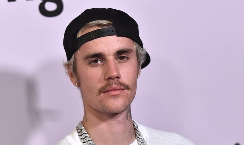Justin Bieber falou sobre como tem experimentado mais da graça de Deus. (Foto: Elite Daily)