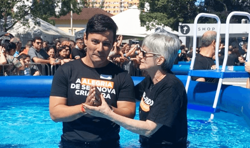 Antônio Callado foi batizado quatro meses depois se entregar a Cristo. (Foto: Igreja Batista Atitude)