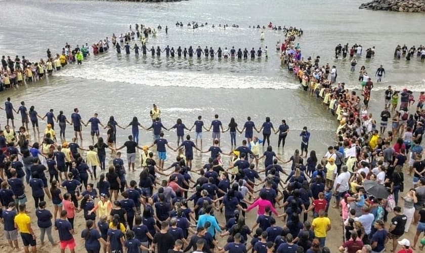 510 pessoas foram batizadas no Litoral Norte de Pernambuco. (Foto: Instagram/Pr. Arthur Pereira)