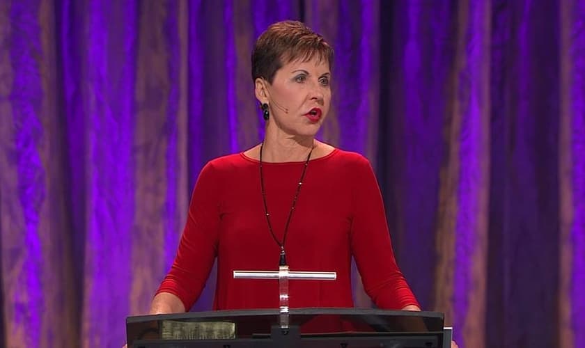 Joyce Meyer é escritora, pregadora e palestrante. (Imagem: Youtube / Reprodução)