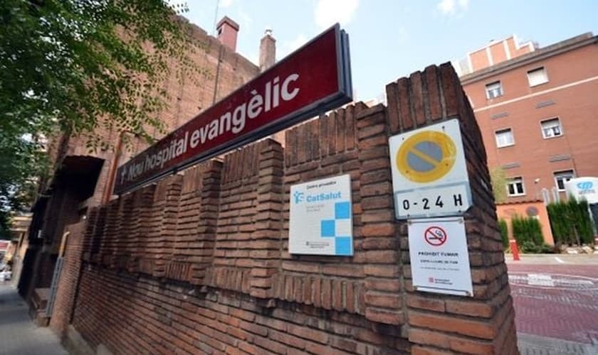 O Nou Hospital Evangèlic criou uma área especial para pacientes com coronavírus. (Foto: Reprodução/Evangelical Focus)