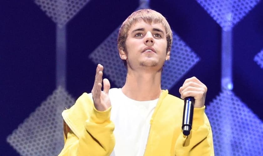Justin Bieber realizou uma videoconferência com um pastor para falar sobre a Páscoa. (Foto: CBN News)